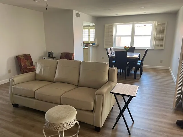 Family Room - Dining