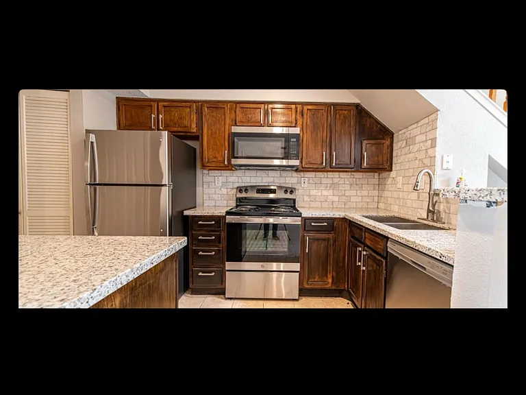 14235 Bissonnet St #A1 — Photo 8