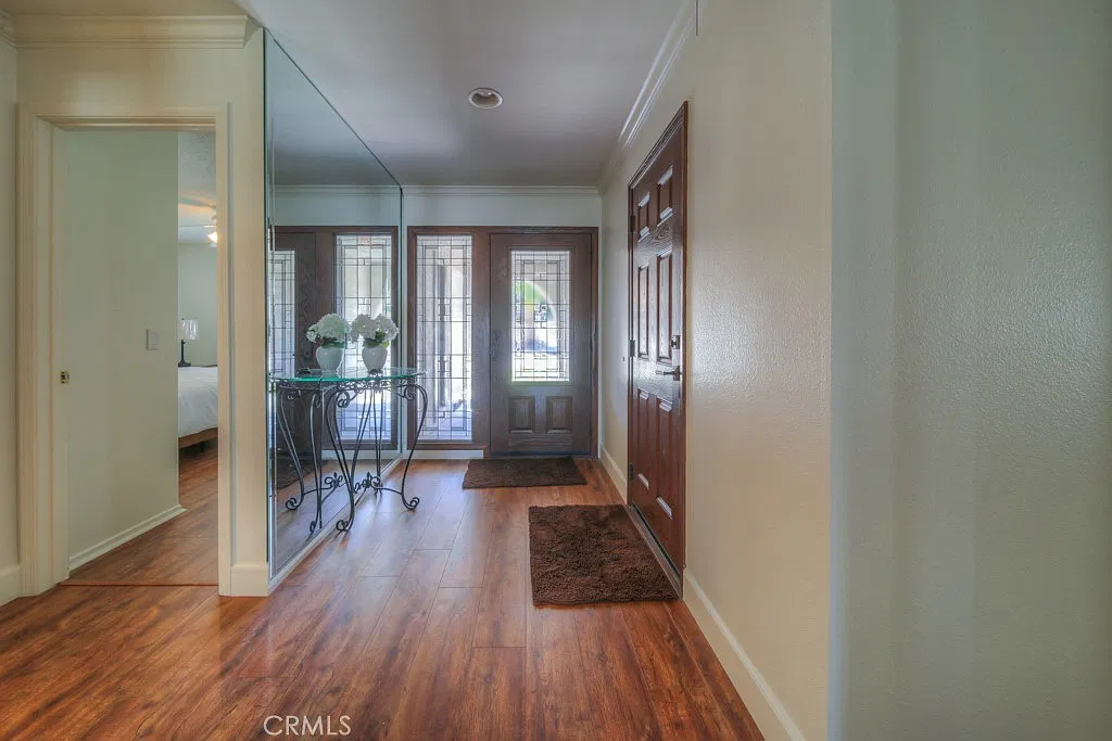 3 bed, 1579 sqft, $4,900 — Photo 3