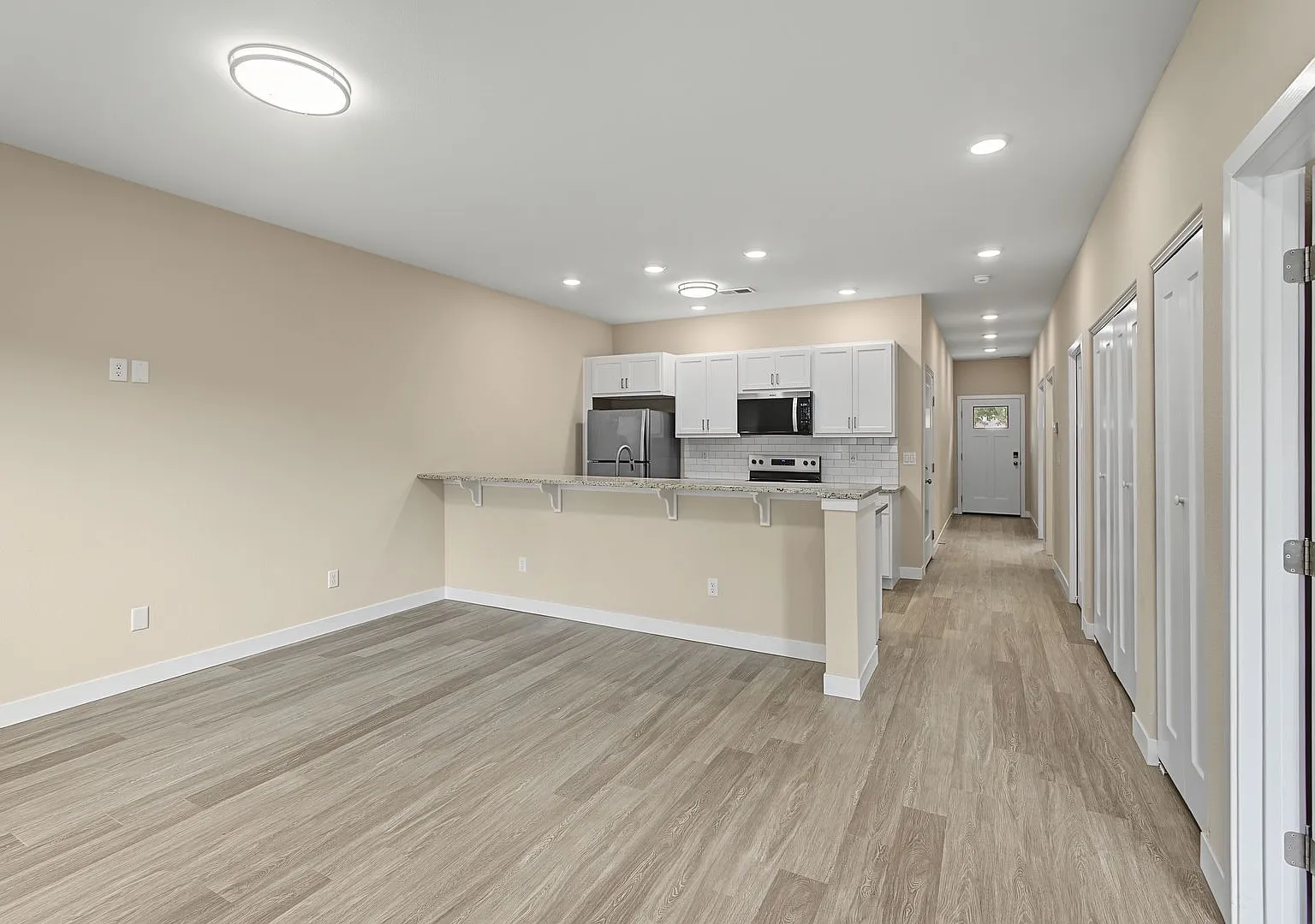 2br/2ba Townhomes Modern Living With Garage | Now Leasing In Tuscola — Photo 1