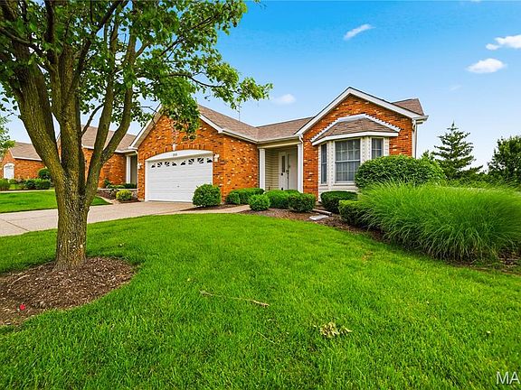 2nd image of 2114 Farnsworth Dr #B