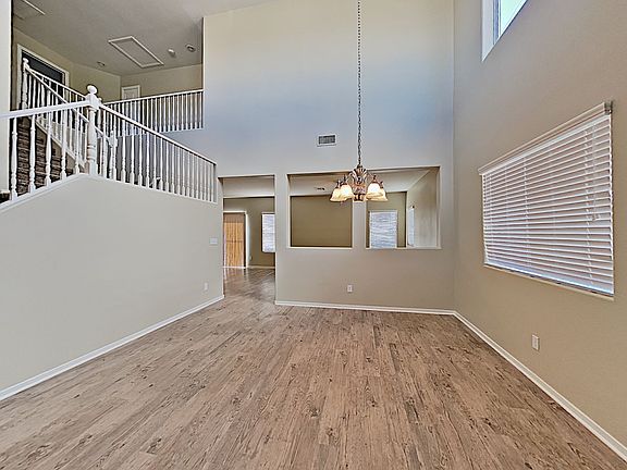 5th image of 509 E La Madre Way