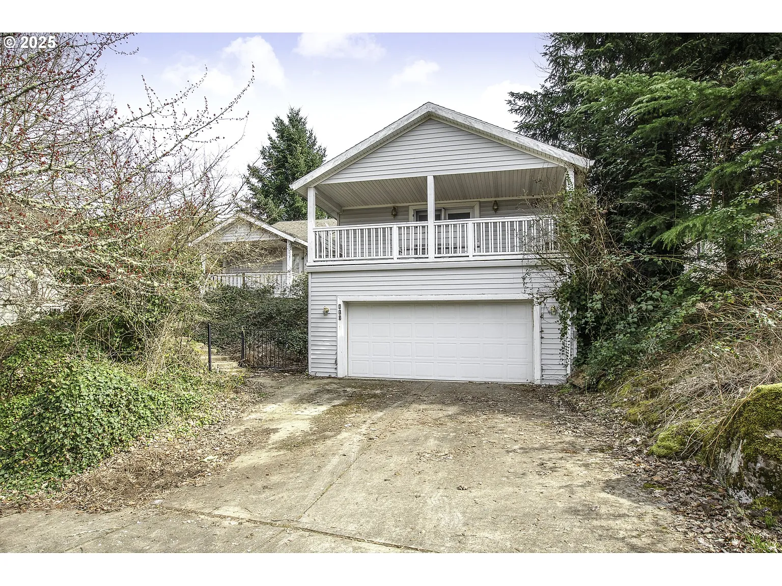 410 SE Mountain View Rd photo 1