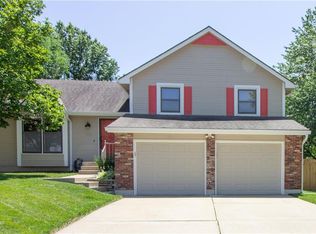 1128 SW Brook Ct, Blue Springs, MO 64015