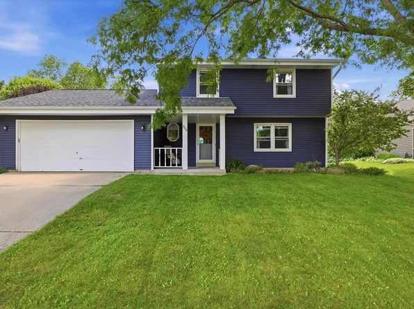 2028 Chapman DRIVE, Waukesha, WI 53189