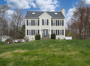22 Countryside Ln, Pelham, NH 03076