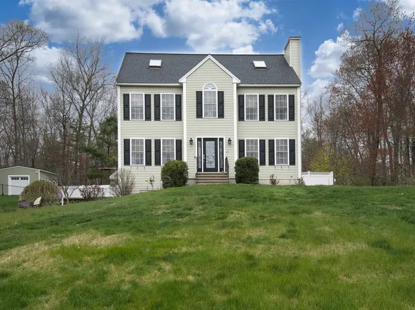 22 Countryside Drive, Pelham, NH 01876