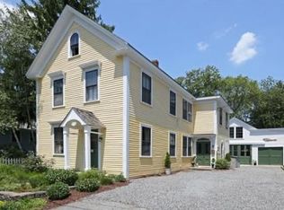 11 Warren St, Ipswich, MA 01938