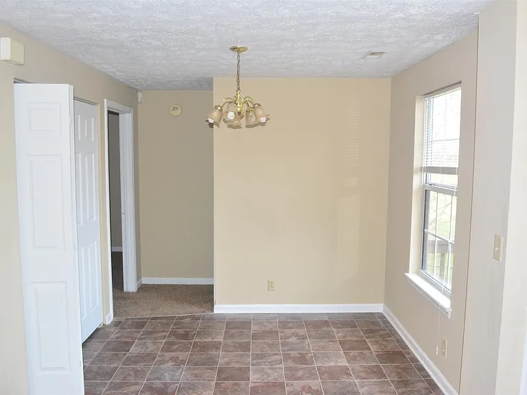 Carneal Ln — Photo 4