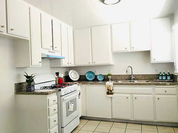 2nd image of 8545 Cedros Ave #1
