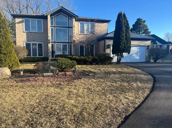 203 Mayer Ct, Deerfield, IL 60015