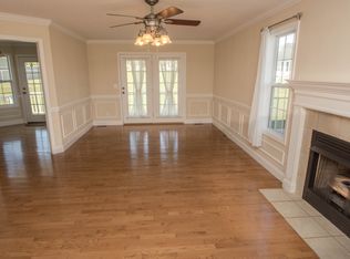 144 Austin Ln, Jacksboro, TN 37757