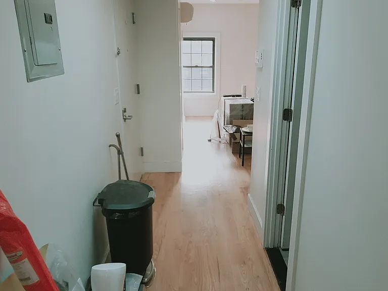 129 Ryerson St #3 — Photo 5