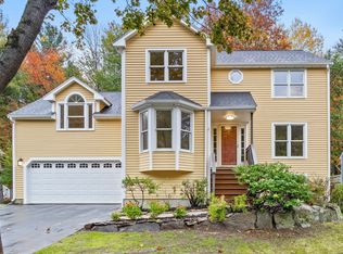 15 Quail Hollow Dr, Shrewsbury, MA 01545