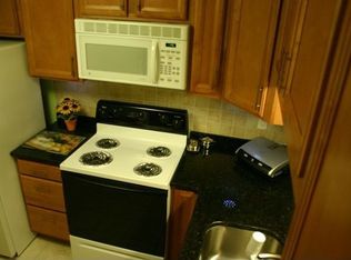 687 Grove St #G4, Newton, MA 02462