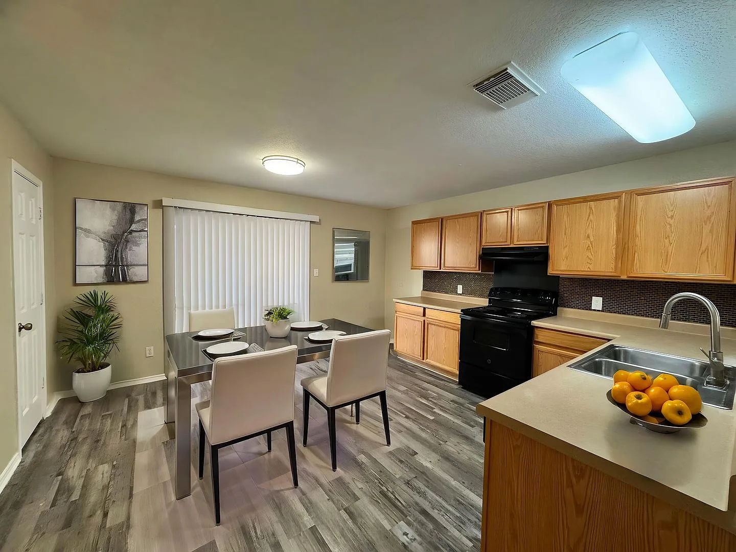 Painted Aug 2026 | Open Concept | No Carpet | Near Wurzbach & Nw Military Hwy — Photo 3