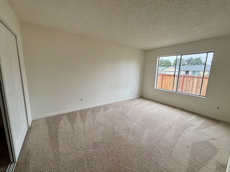 2400 Marty Ct — Photo 7