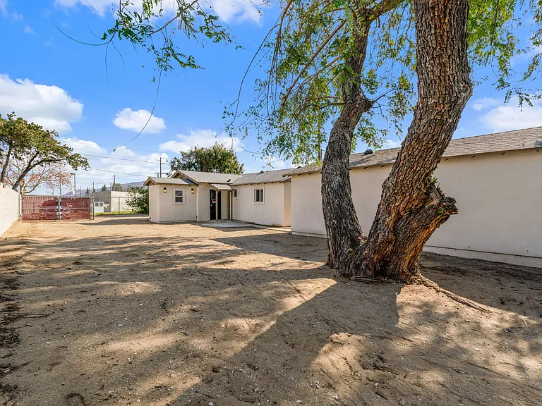 14292 Jurupa Ave — Photo 9