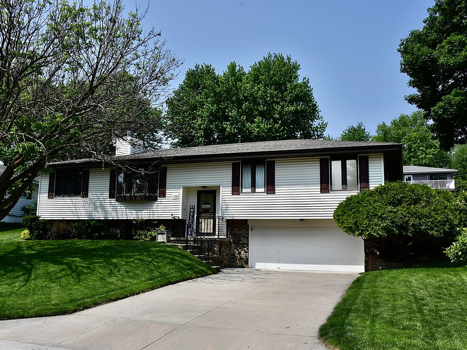 108 Maple Dr, Treynor, IA 51575 Zillow