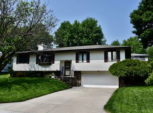 108 Maple Dr, Treynor, IA 51575