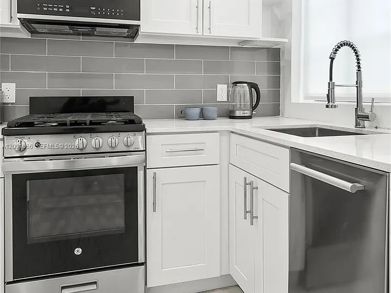 733 Michigan Ave #6 — Photo 10