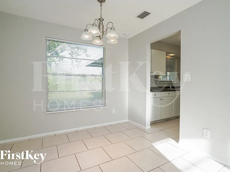 1423 Caywood Cir S — Photo 4