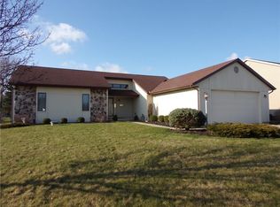 1705 Fenway Ct, Saint Marys, OH 45885