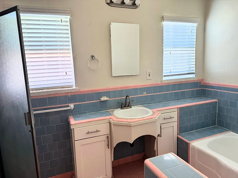 5835 Saturn St — Photo 9