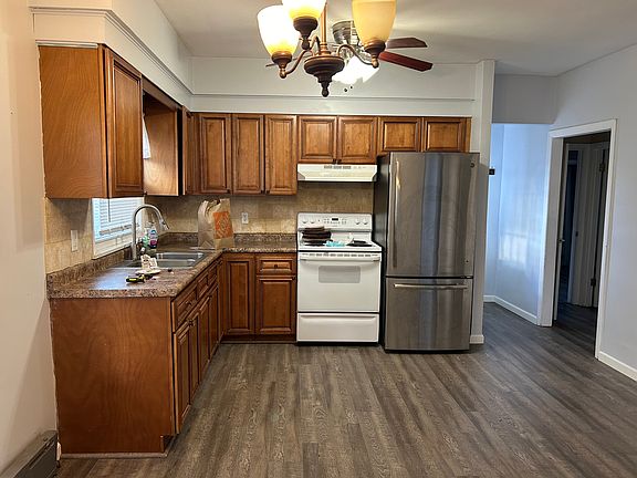 3rd image of 1810 Atwood Ave #1