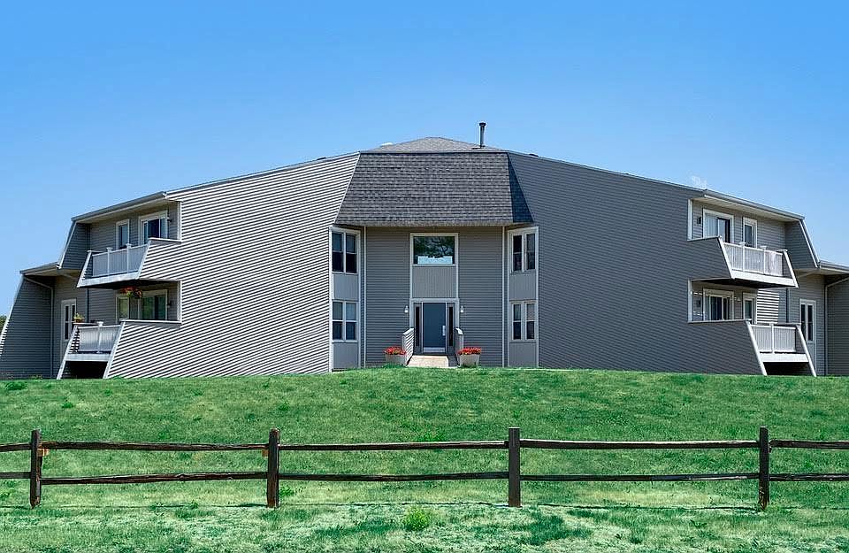 1st image of 2608-2632 W Willow Lake Dr