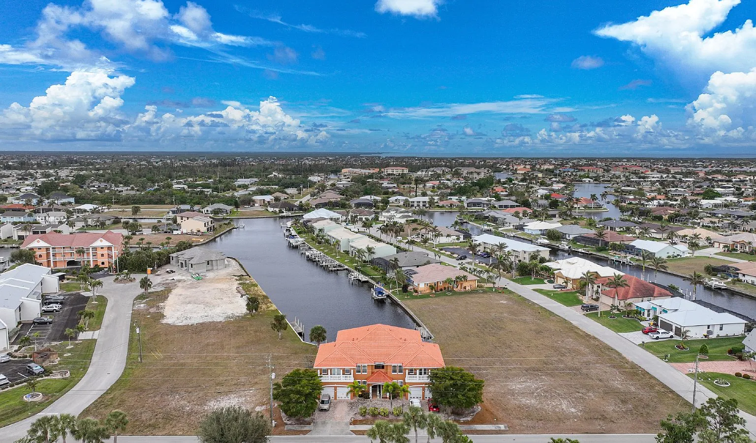 3 bed, 2.0 bath, 1421 sqft, $1,750 — Photo 3
