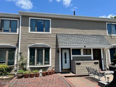 19 Meadow Ct, Staten Island, NY, 10309