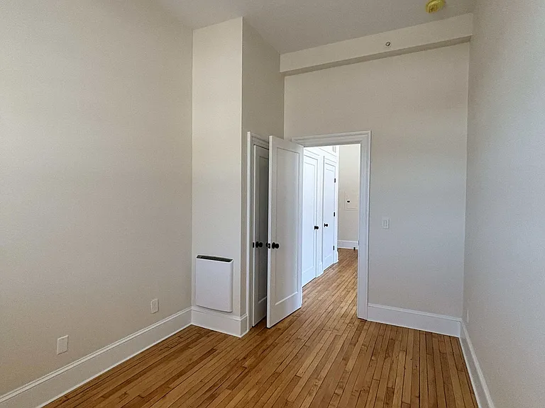 71 Montague City Rd — Photo 4