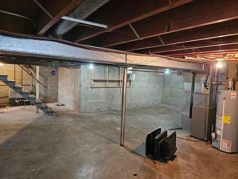 1133 Hoover St — Photo 11