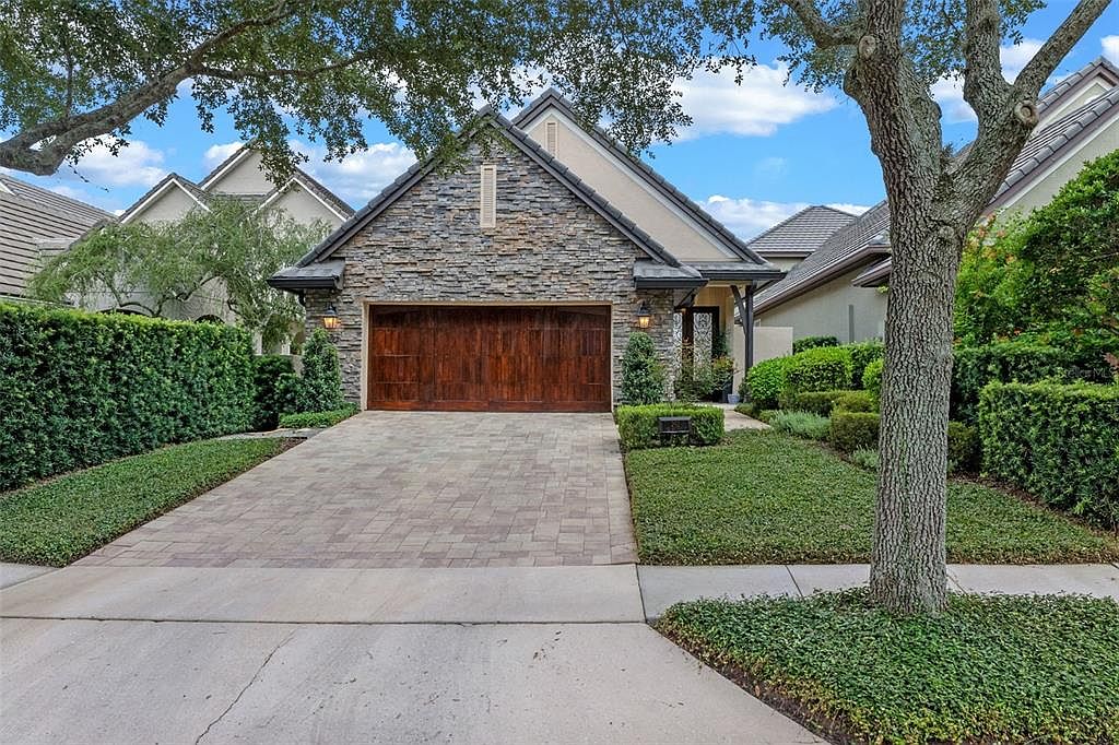 292 Lake Brittany Ct