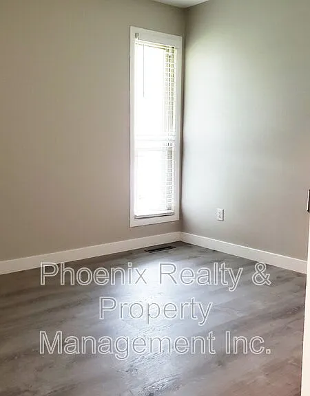 1362 Tipperary St — Photo 12