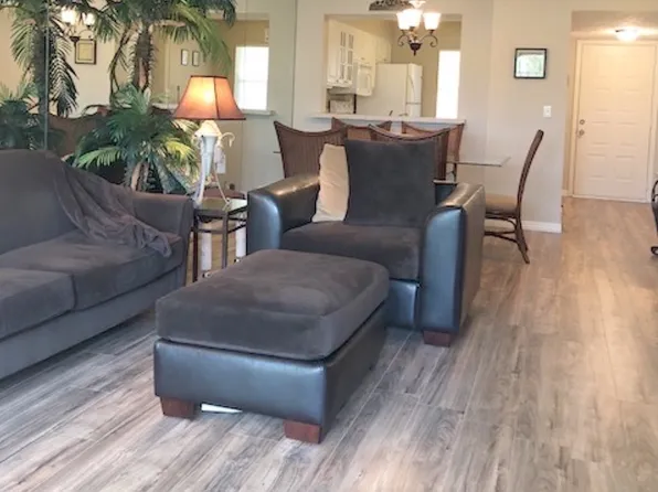 228 Fox Glen Dr, Naples, FL 34104