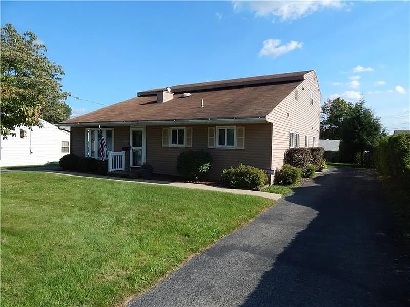 1217 Maine Ave photo 1