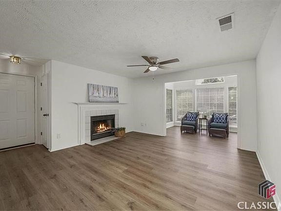 4th image of 608 Berkeley Woods Drive #608