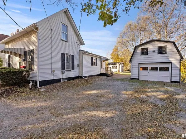 1811 18th St, Moline, IL 61265
