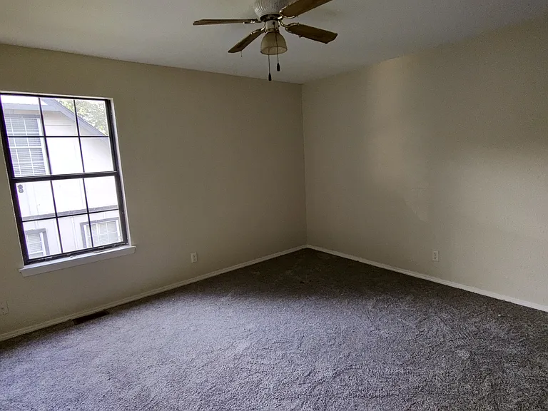 5005 S Poplar Ave — Photo 22