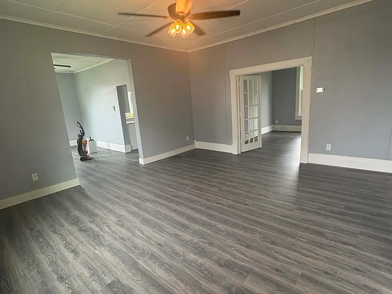 210 E 3rd St — Photo 11