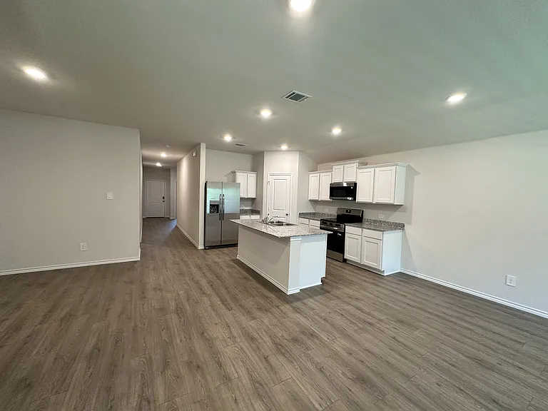3310 Catamount Dr — Photo 3