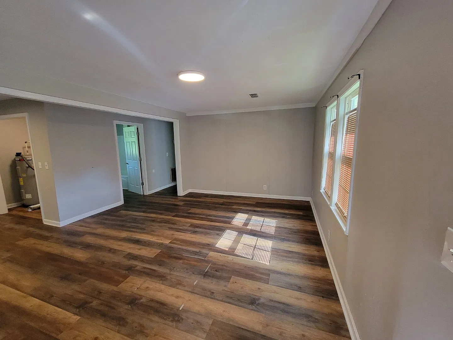 206 Westwood Dr — Photo 3