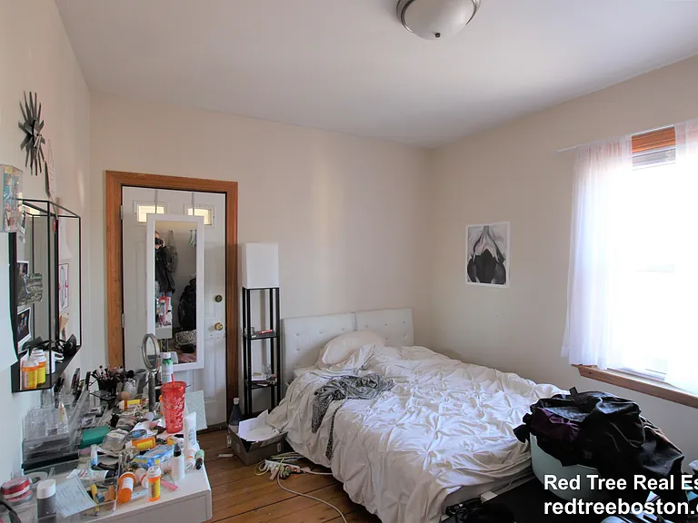 16 Rossmore Rd #2 — Photo 2