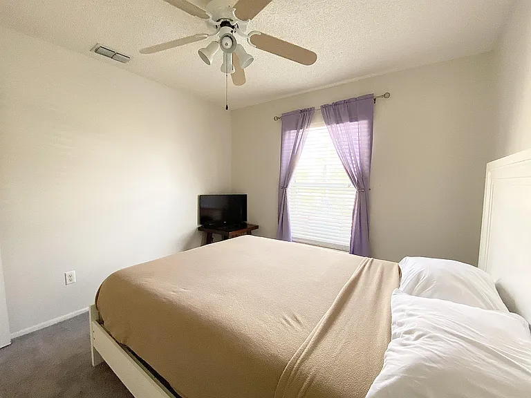 625 Rochester Loop — Photo 12