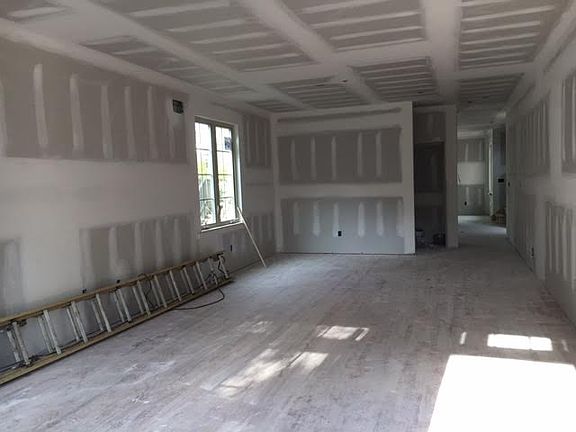2nd image of 226 Gansevoort Blvd
