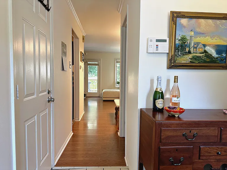 81 E Thomas Ct — Photo 4