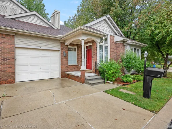 9 Canfield Cir, Dearborn Heights, MI 48127