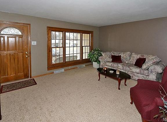 2nd image of 610 Naomi Ave
